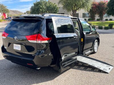 Used 2013 Toyota Sienna XLE Mobility 7-Passenger