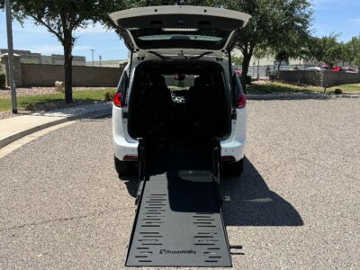 Used 2024 Chrysler Pacifica Touring