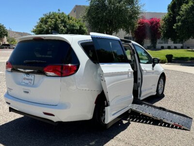New 2024 Chrysler Voyager LX