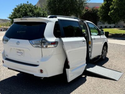Used 2014 Toyota Sienna SE 8-Passenger