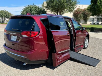 Used 2018 Chrysler Pacifica Touring L