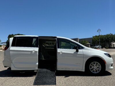 New 2024 Chrysler Voyager LX
