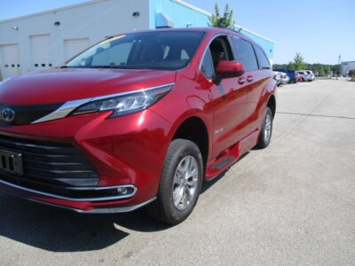 Used 2022 Toyota Sienna FWD XLE