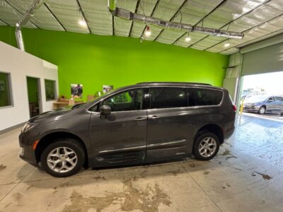 Used 2017 Chrysler Pacifica Touring-L