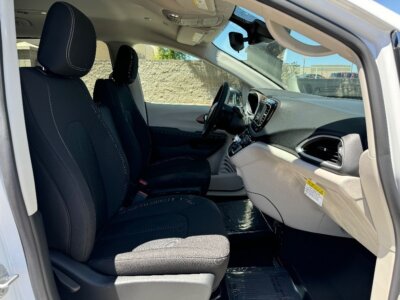 New 2024 Chrysler Voyager LX