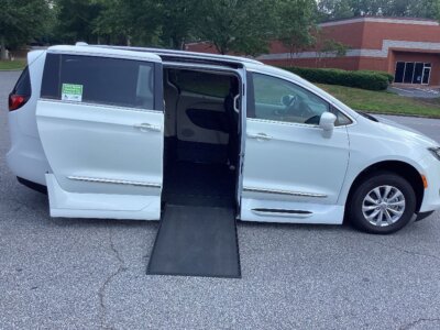 White Chrysler Pacifica with Vantage Mobility Side Entry Automatic In Floor conversion