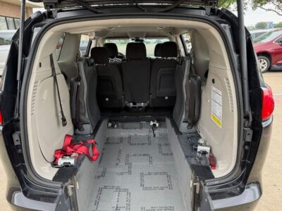 Used 2022 Chrysler Voyager LX