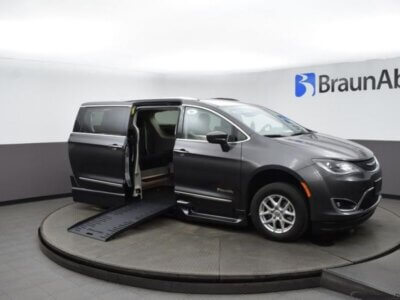 Used 2020 Chrysler Pacifica Touring L
