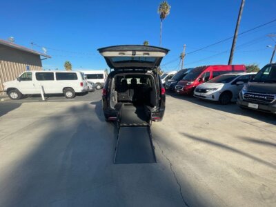 Used 2022 Chrysler Pacifica Touring L