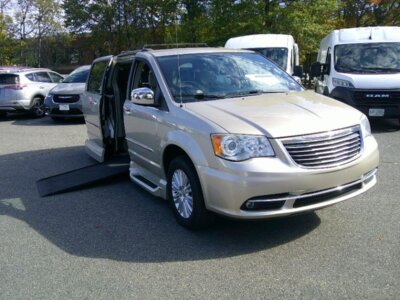 Used 2014 Chrysler Town and Country Limited
