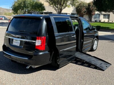 Used 2015 Chrysler Town and Country Limited Platinum