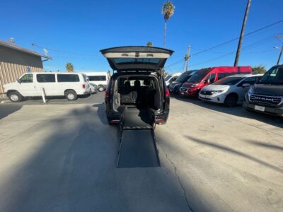 Used 2022 Chrysler Pacifica Touring L