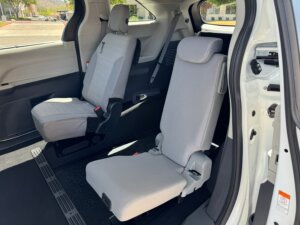 2024 Toyota Sienna LE - Photo 27