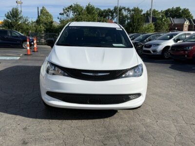 New 2026 Chrysler Voyager LX