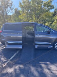 2019 Chrysler Pacifica Touring L - Photo 25