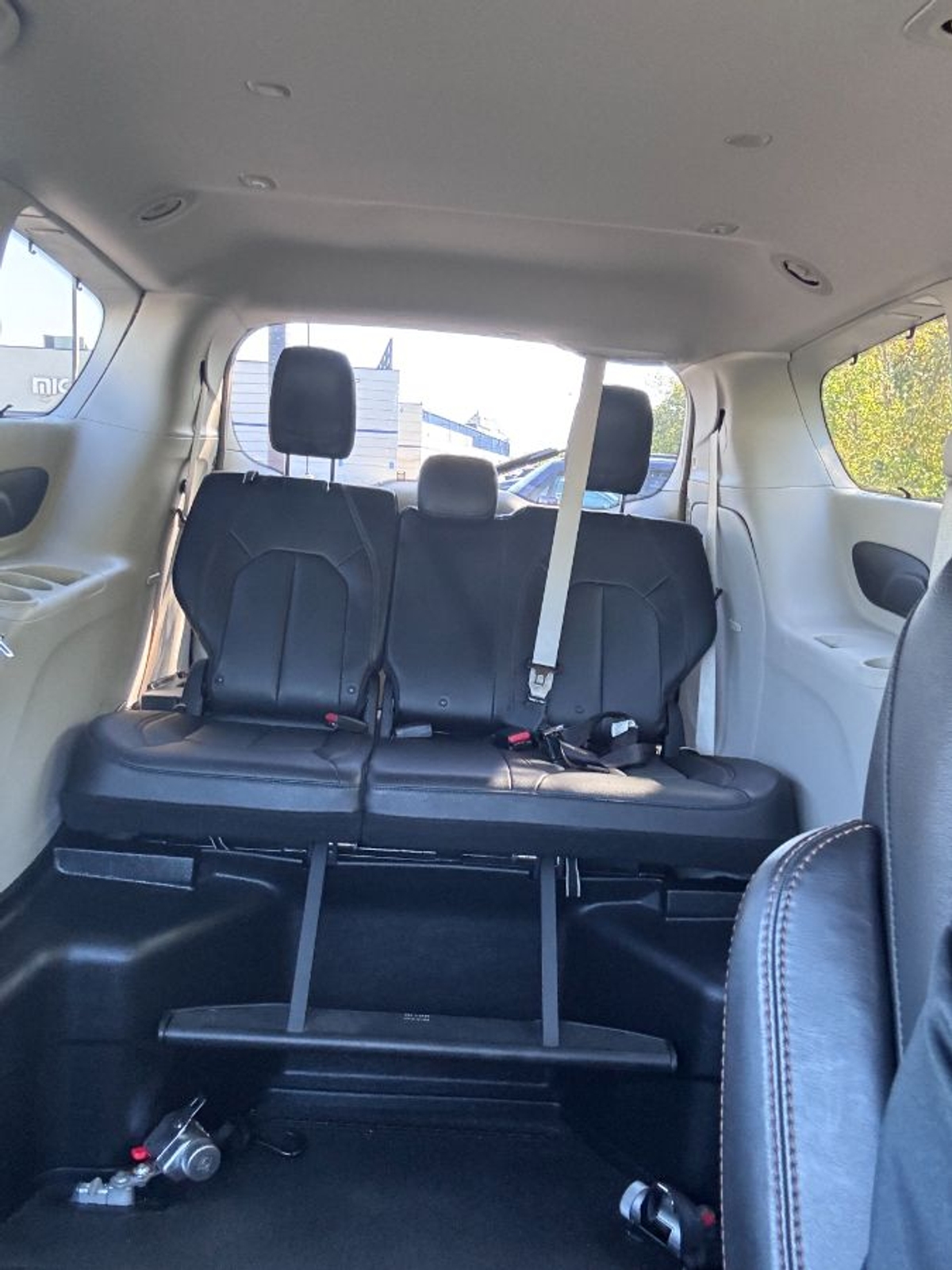 2019 Chrysler Pacifica Touring L - Photo 12
