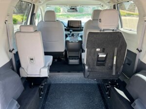 2024 Toyota Sienna LE - Photo 28