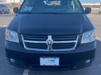 Black Dodge Grand Caravan with Vantage Mobility Side Entry Automatic In Floor conversion