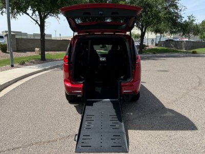 New 2026 Chrysler Pacifica Select