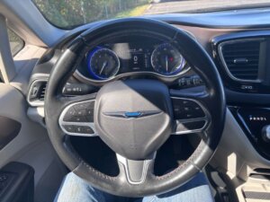 2019 Chrysler Pacifica Touring L - Photo 19