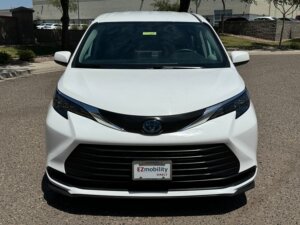 2024 Toyota Sienna LE - Photo 32