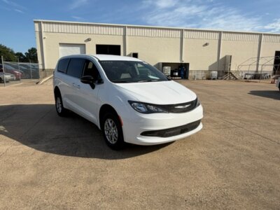New 2026 Chrysler Voyager LX