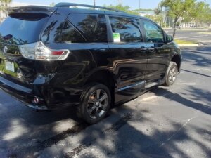 2015 Toyota Sienna SE - Photo 25