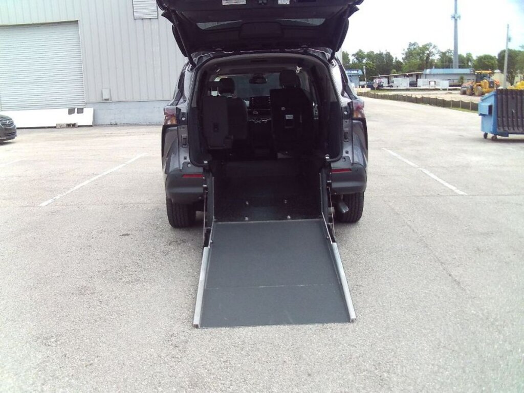 Used 2023 Toyota Sienna FWD XLE (New Conversion)