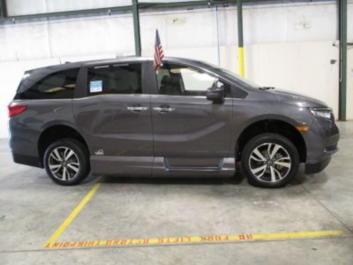 2021 Honda Odyssey Touring - Photo 4