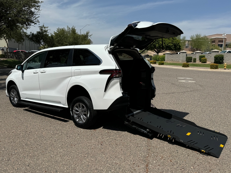 White Toyota Sienna with Vantage Mobility Rear Entry Manual Fold Out conversion