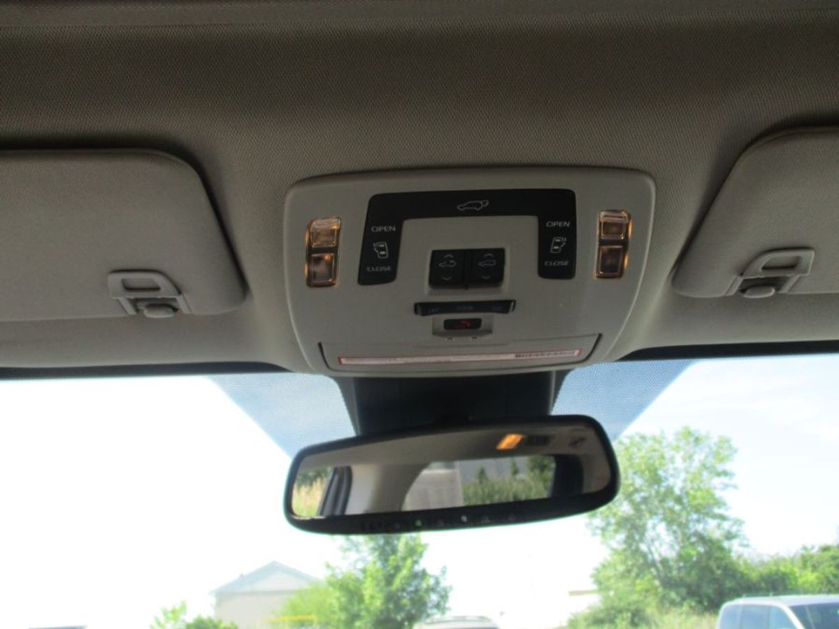 2022 Toyota Sienna XLE - Photo 14