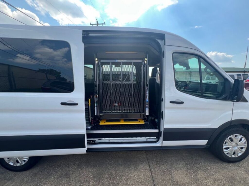 New 2025 Ford T350 XL Wagon MR 148 WB"