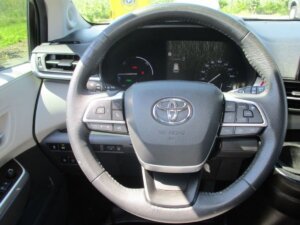 2022 Toyota Sienna XLE - Photo 34