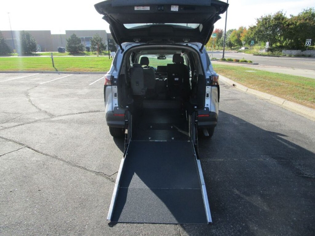 Used 2024 Toyota Sienna FWD XLE (New Conversion)
