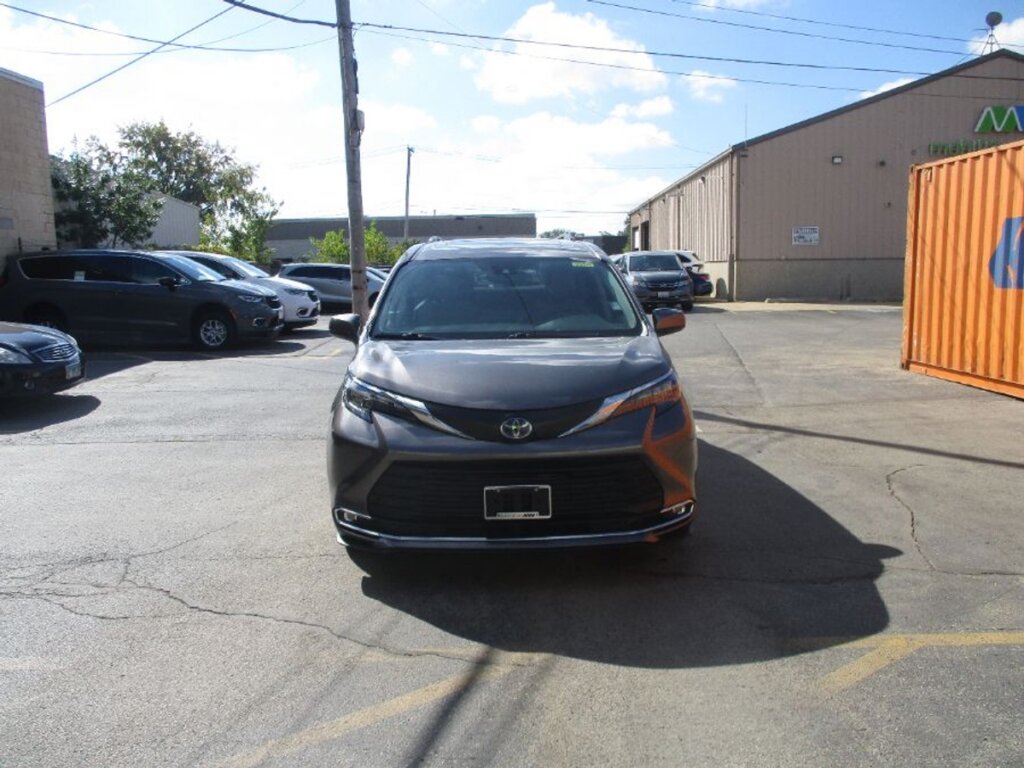 Used 2024 Toyota Sienna FWD XLE (New Conversion)