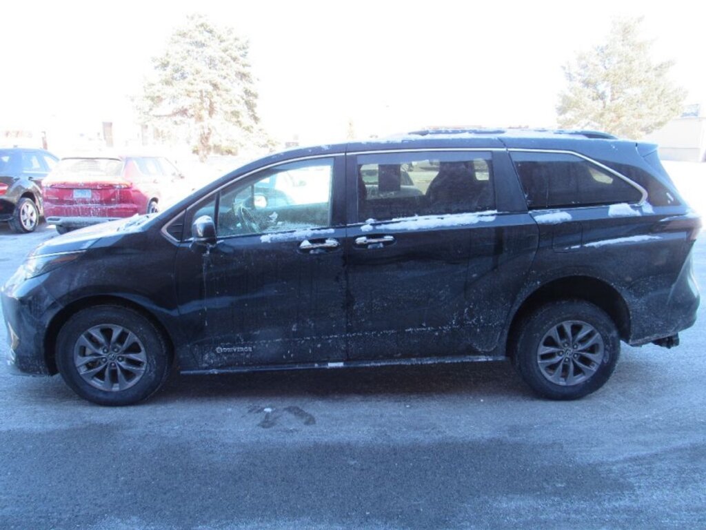 Used 2024 Toyota Sienna FWD XLE (New Conversion)