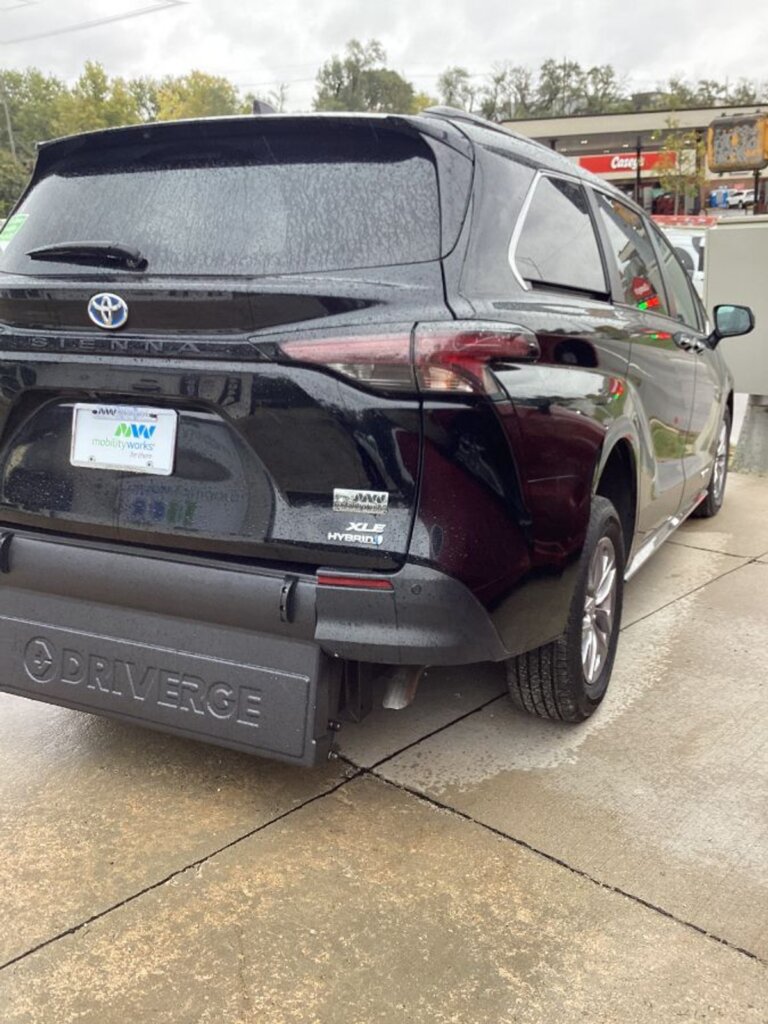Used 2024 Toyota Sienna FWD XLE (New Conversion)