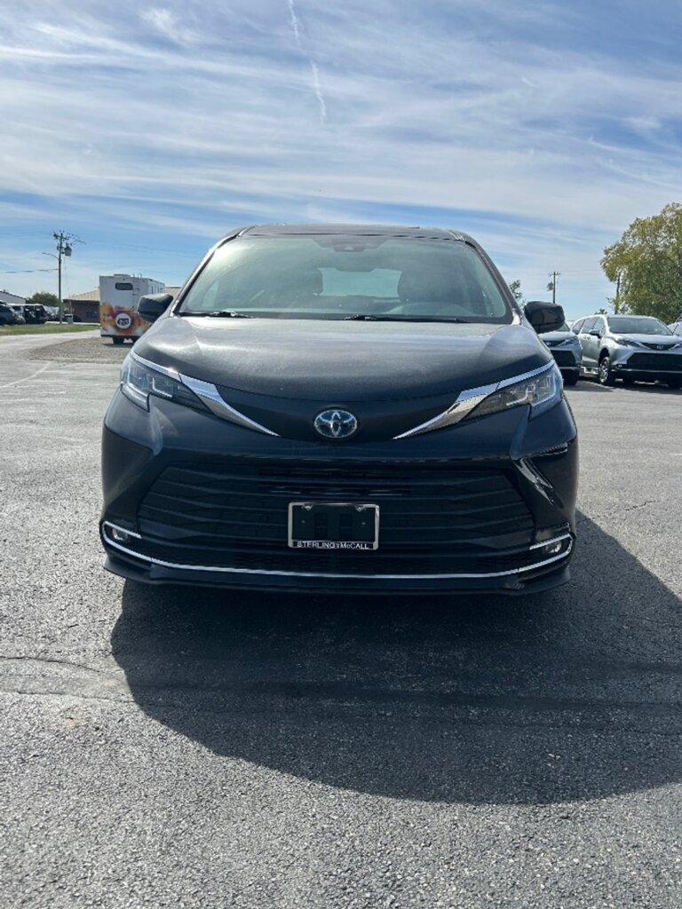 Used 2023 Toyota Sienna FWD XLE (New Conversion)