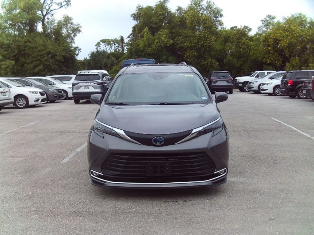 Used 2024 Toyota Sienna FWD XLE (New Conversion)